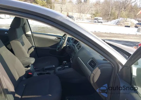 2015 Volkswagen Jetta 1.8T Se z USA, uszkodzony, nr VIN 3VWD07AJ1FM211048